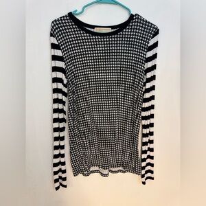 Micheal Michael kors long sleeve tshirt blouse knit comfortable black white